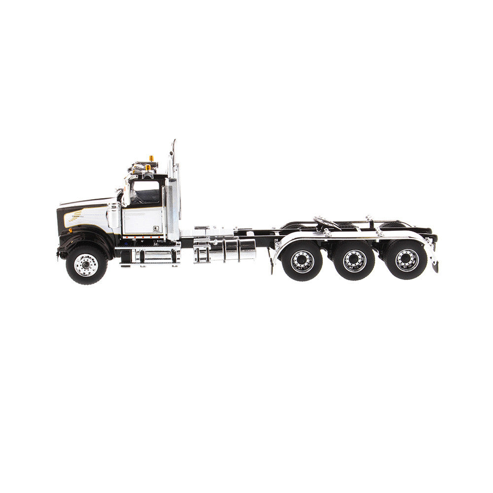 Western Star 4900 SF Tridem Day Cab Truck Tractor Black "Transport Series" 1/50 Diecast Model by Diecast Masters