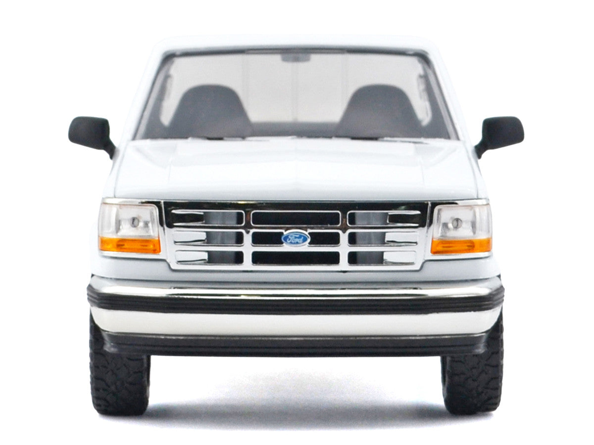 1993 Ford F-150 XLT Pickup Truck White "Timeless Legends" Series 1/24 Diecast Model Car by Motormax