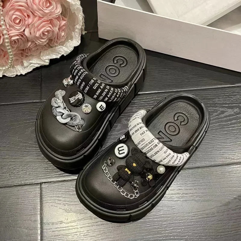 Fashion Charms Clogs New Arrival Thick Sole Outdoor Women Slippers High Quality Summer Beach Sandals For Girls