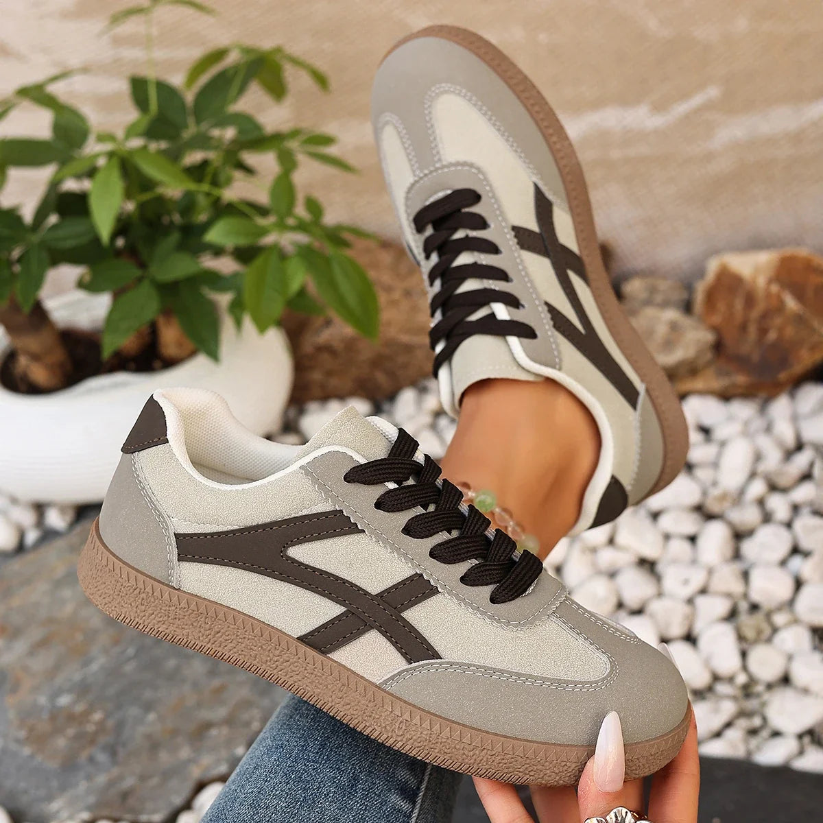 Women Sneakers 2026 Fashion Casual Flats Vulcanize Shoes Round Toe Lace Up Comfortable Flat Shoes for Women Zapatos De Mujer
