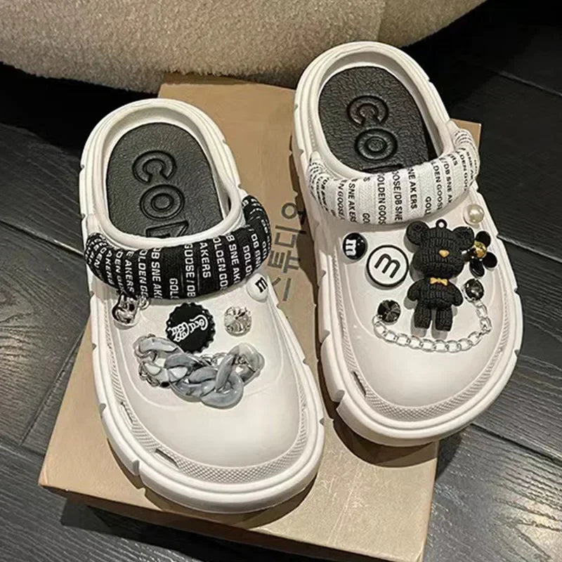 Fashion Charms Clogs New Arrival Thick Sole Outdoor Women Slippers High Quality Summer Beach Sandals For Girls
