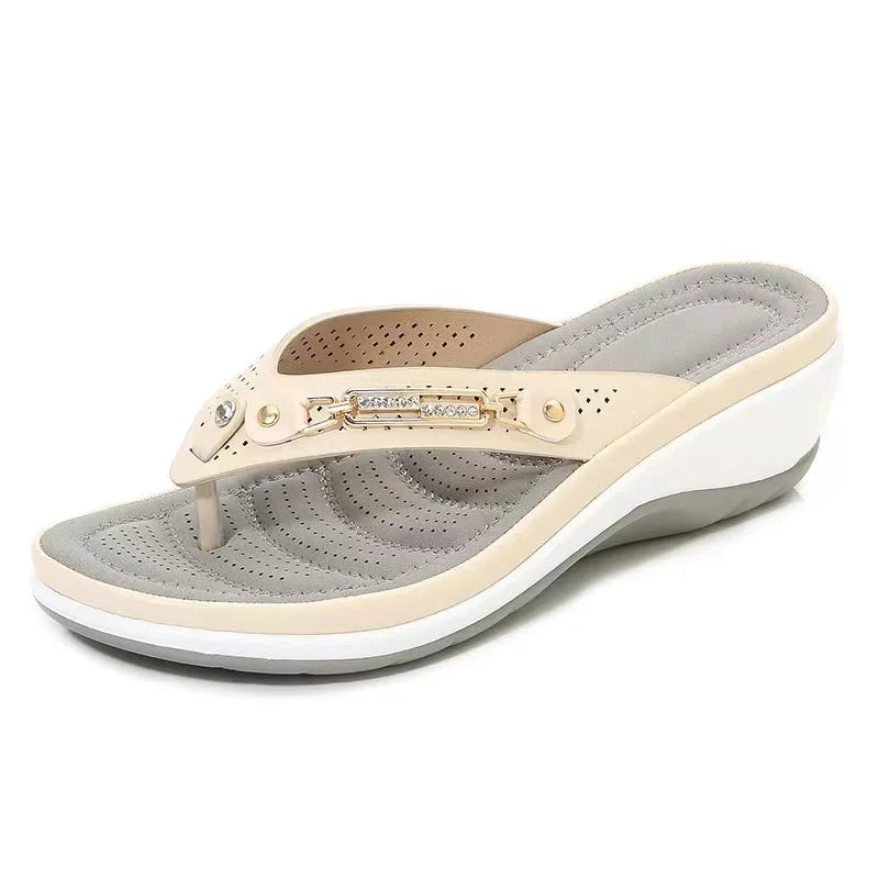 2023 Women's Slippers Summer New Fashion Metal Button Slides Shoes Wedge Beach Sandals Women Outside Platform Leisure Flip Flops