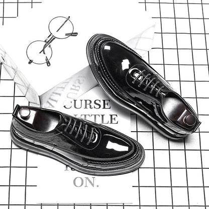 Round toe lace-up patent leather shoes