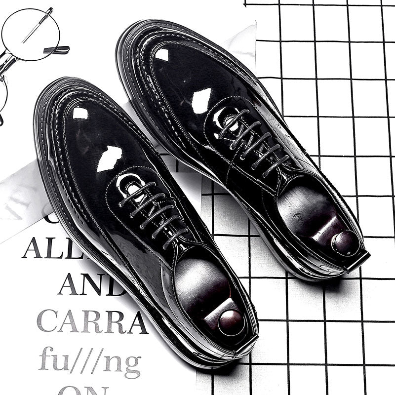 Round toe lace-up patent leather shoes