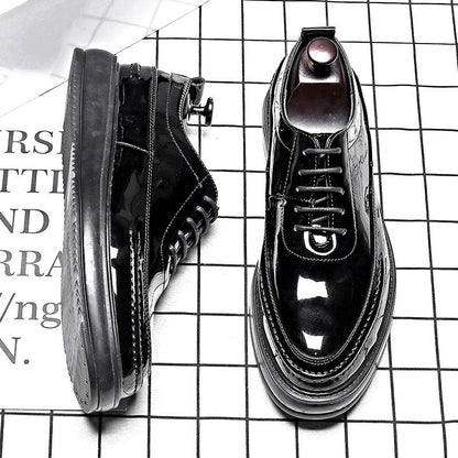 Round toe lace-up patent leather shoes