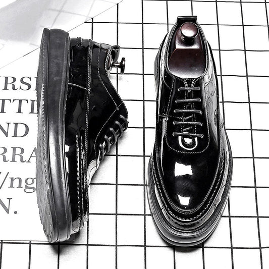 Round toe lace-up patent leather shoes