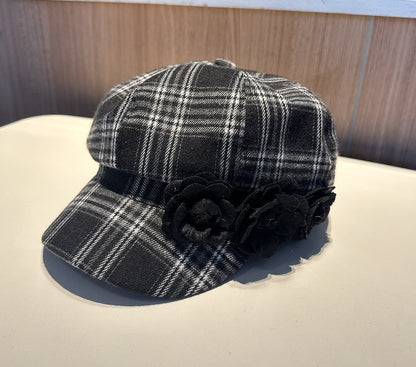 The Checkered Beret Keeps Warm In Autumn And Winter