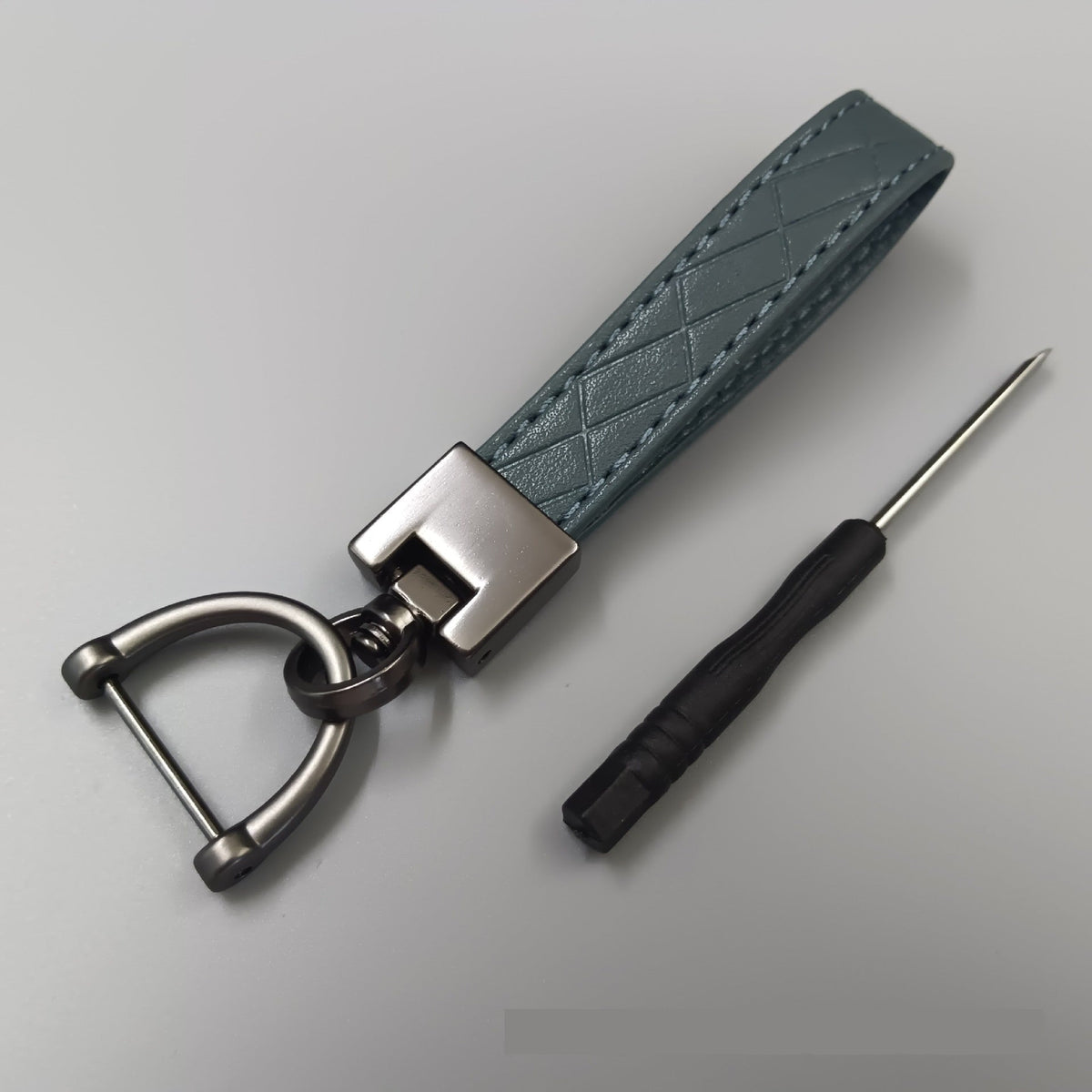Fashion Creative Car Metal Keychains Pendant