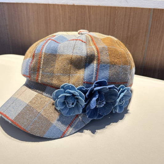 The Checkered Beret Keeps Warm In Autumn And Winter