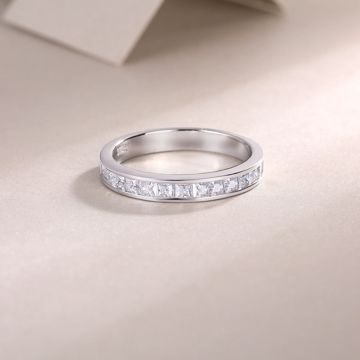 S925 Silver Moissanite Closed Ring