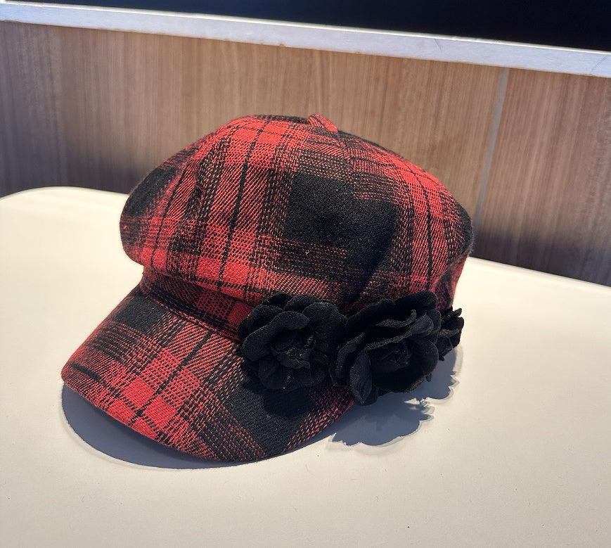 The Checkered Beret Keeps Warm In Autumn And Winter