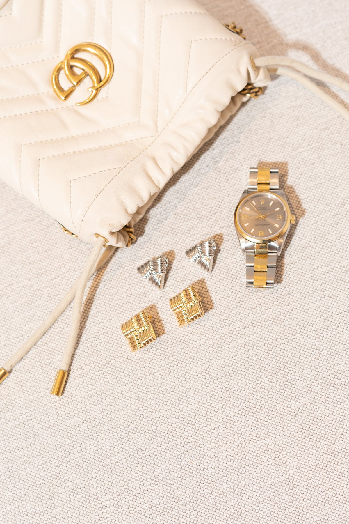 Woven Textured Triangle Earrings (L445B)