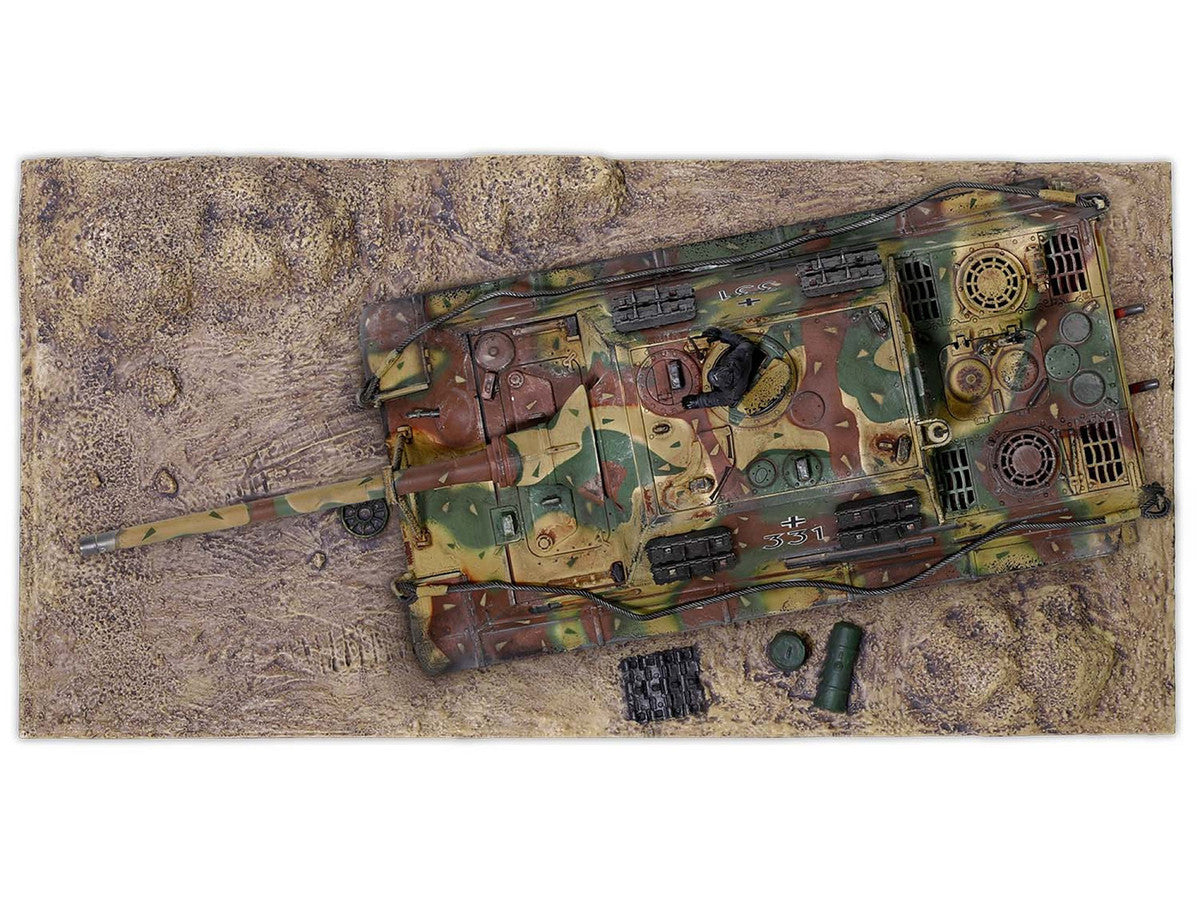 German Sd.Kfz.186 Panzerjager Tiger Ausf. B Heavy Tank "JagdTiger (Henschel suspension) No.331 sPzJgrAbt 653 Germany" (1945) German Army "Armored Fighting Vehicle" Series 1/32 Diecast Model by Forces of Valor