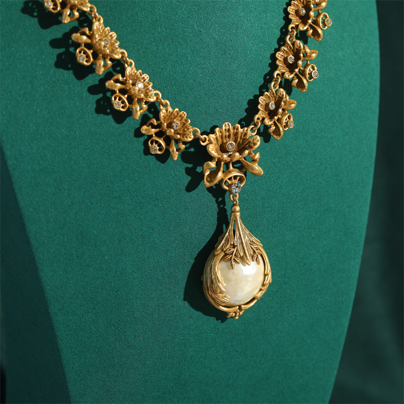 Personality Trendy Brass Baroque Pearl Necklace
