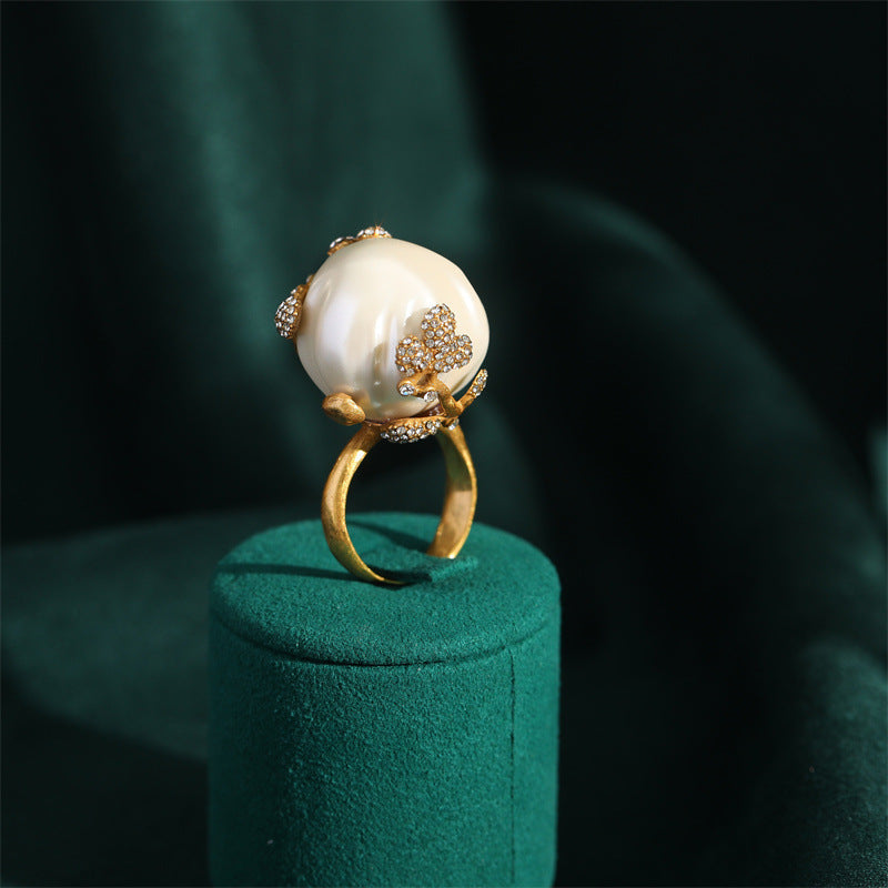 Personality Trendy Brass Baroque Pearl Necklace