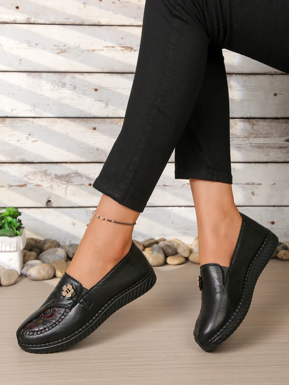 Women's Spring Autumn Leather Loafers Floral Embossed Slip‑On Flats Anti‑Slip Comfort Casual Mom Daily Walking Free Shipping