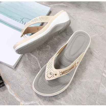 2023 Women's Slippers Summer New Fashion Metal Button Slides Shoes Wedge Beach Sandals Women Outside Platform Leisure Flip Flops