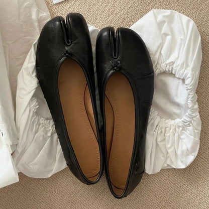 Split Toe Women Ballet Flats Fashion Tabi Shoes Casual Slip-on Loafers Ladies Pleated Leather Espadrilles Zapatillas Mujer