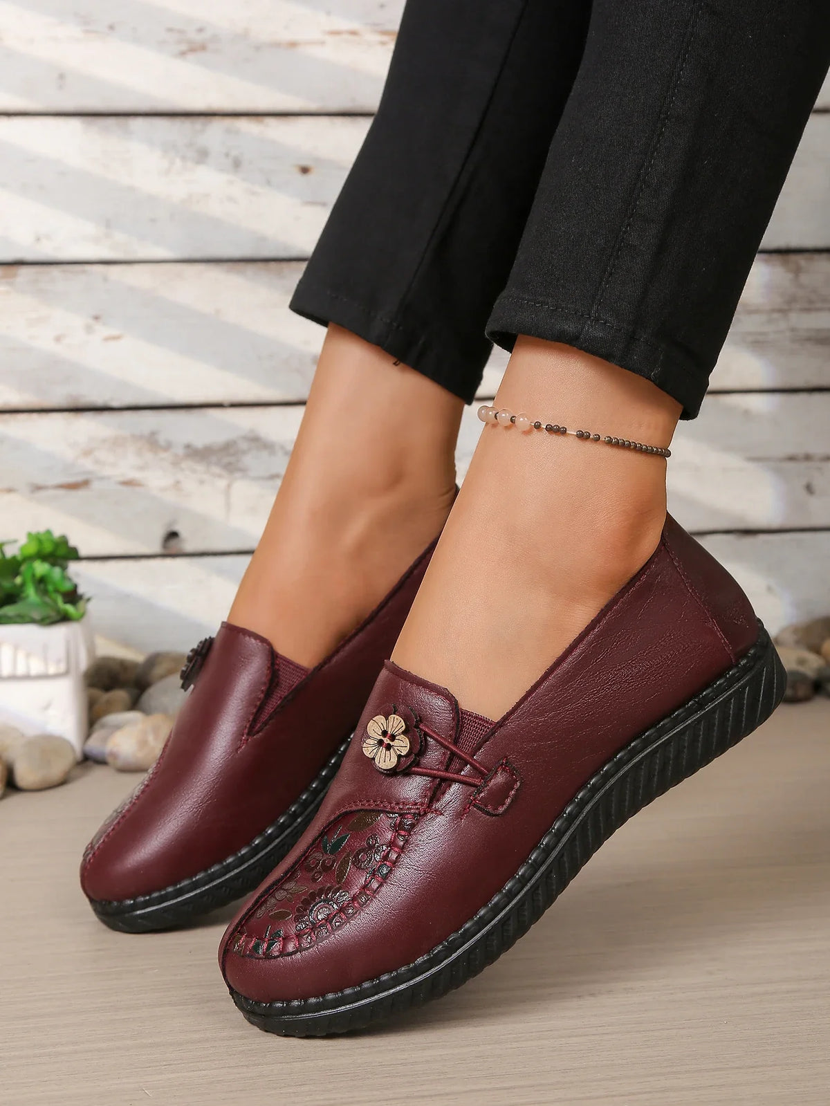 Women's Spring Autumn Leather Loafers Floral Embossed Slip‑On Flats Anti‑Slip Comfort Casual Mom Daily Walking Free Shipping