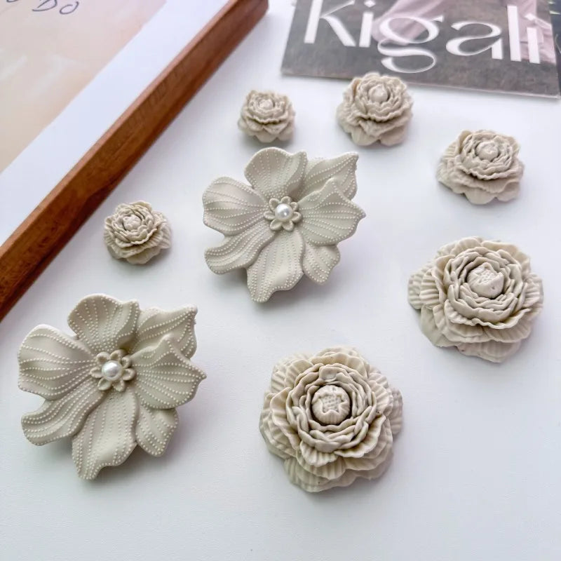 2025 Fashion Shoe Charms Set Accessories Hole Shoe Buckle DIY New Style Bouquet Bone White 3D Flower Shoes Decorations