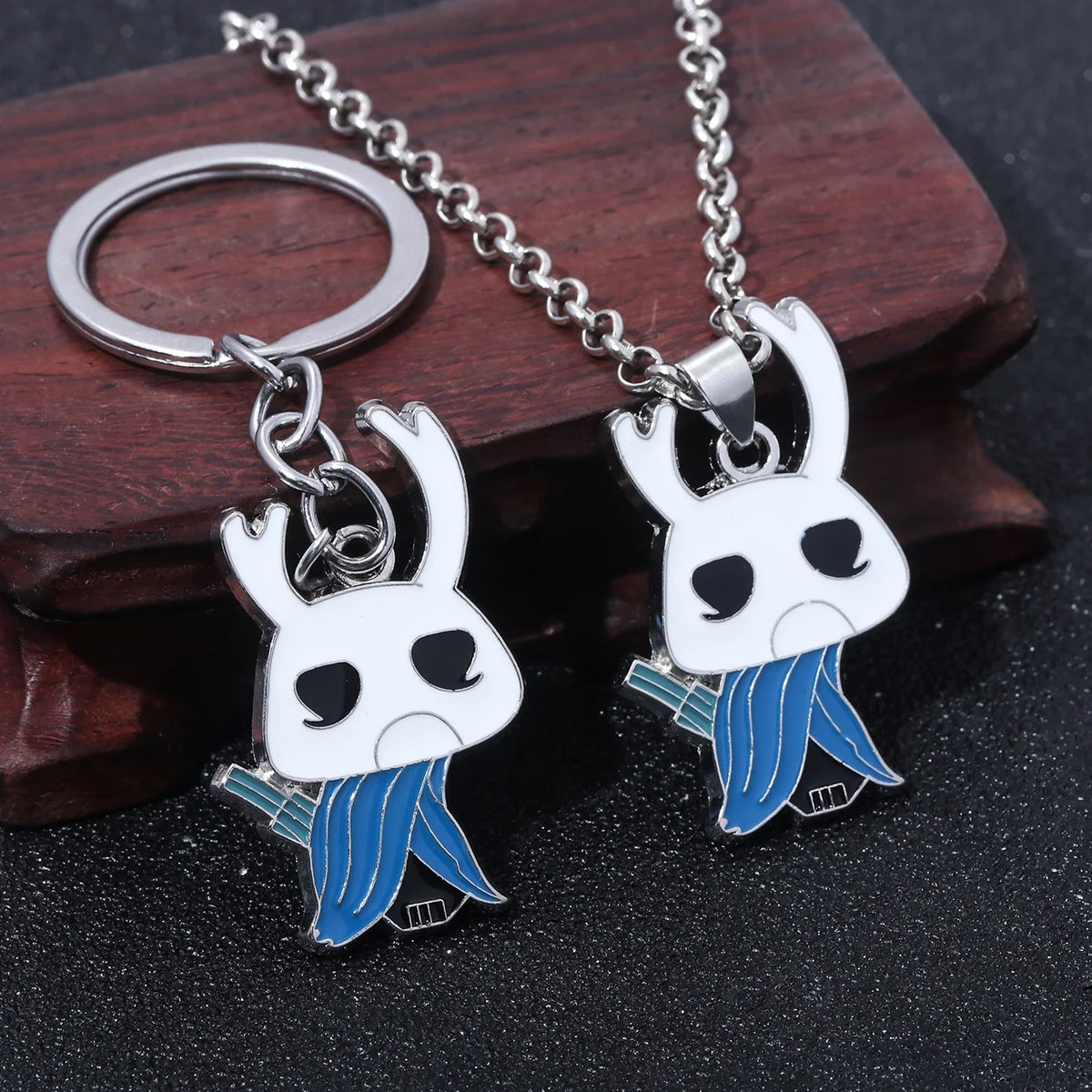 Game Hollow Knight Keychain The Grimm Theater Master Metal Keychain Pendant Game Peripheral Jewelry Unisex Keychain Pendant