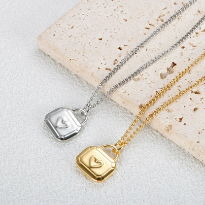 Stainless Steel Heart-shaped Pendant Necklace Metal Waterproof Jewelry For Women