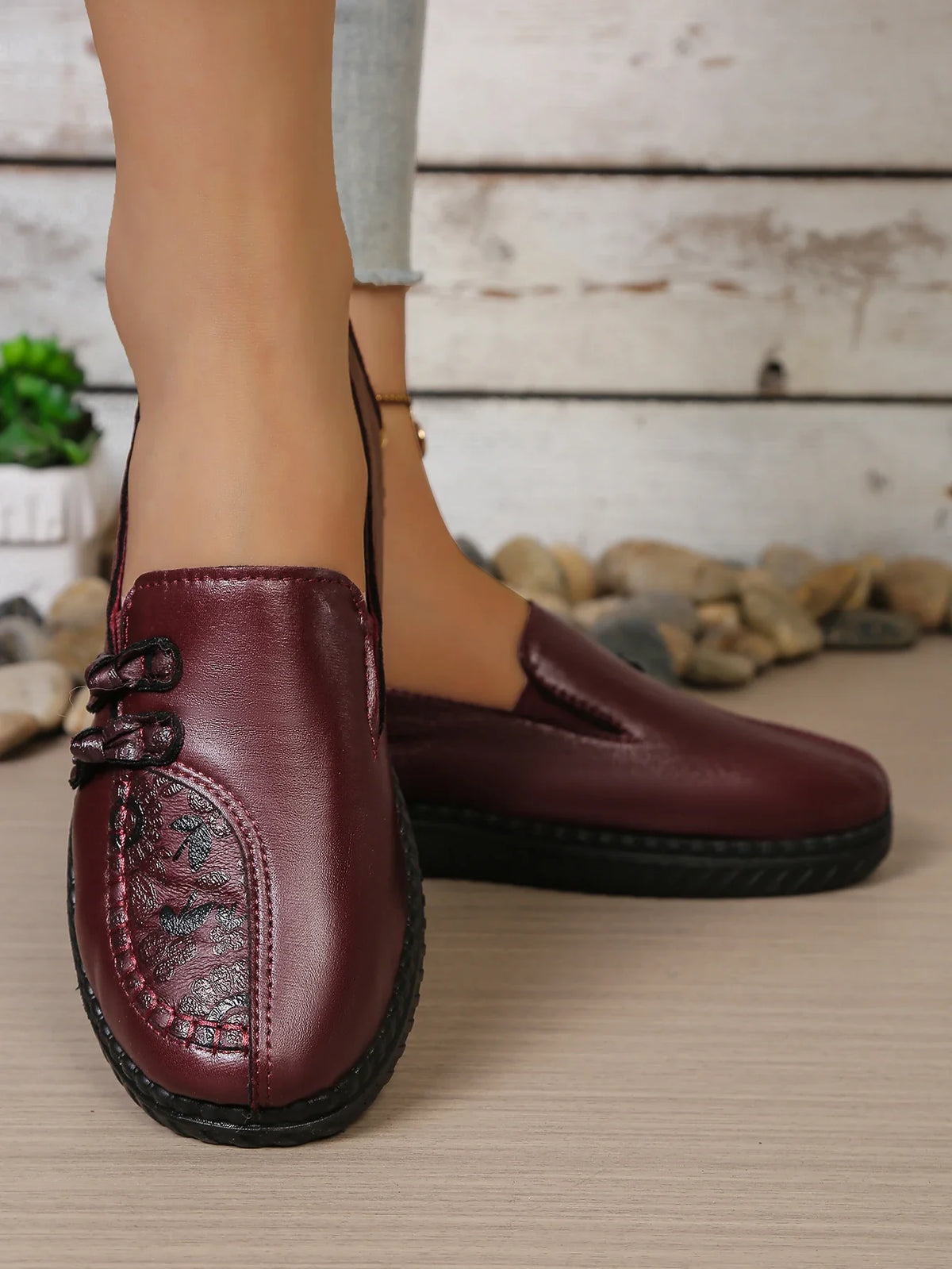 Women's Spring Autumn Leather Loafers Floral Embossed Slip‑On Flats Anti‑Slip Comfort Casual Mom Daily Walking Free Shipping