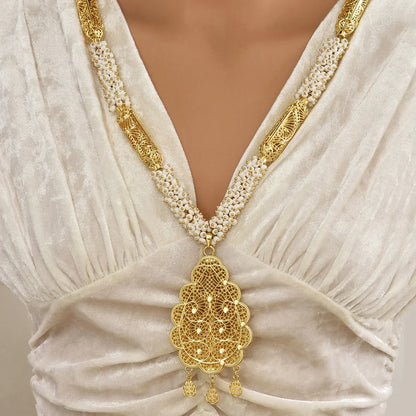 Ethnic Style Handmade Beaded Chain With Double-Layer Droplet-Shaped Pattern Edges As A Pendant For The Bride, A Classic Necklace