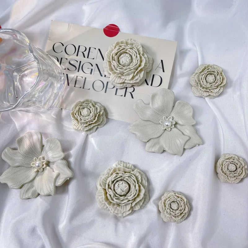 2025 Fashion Shoe Charms Set Accessories Hole Shoe Buckle DIY New Style Bouquet Bone White 3D Flower Shoes Decorations