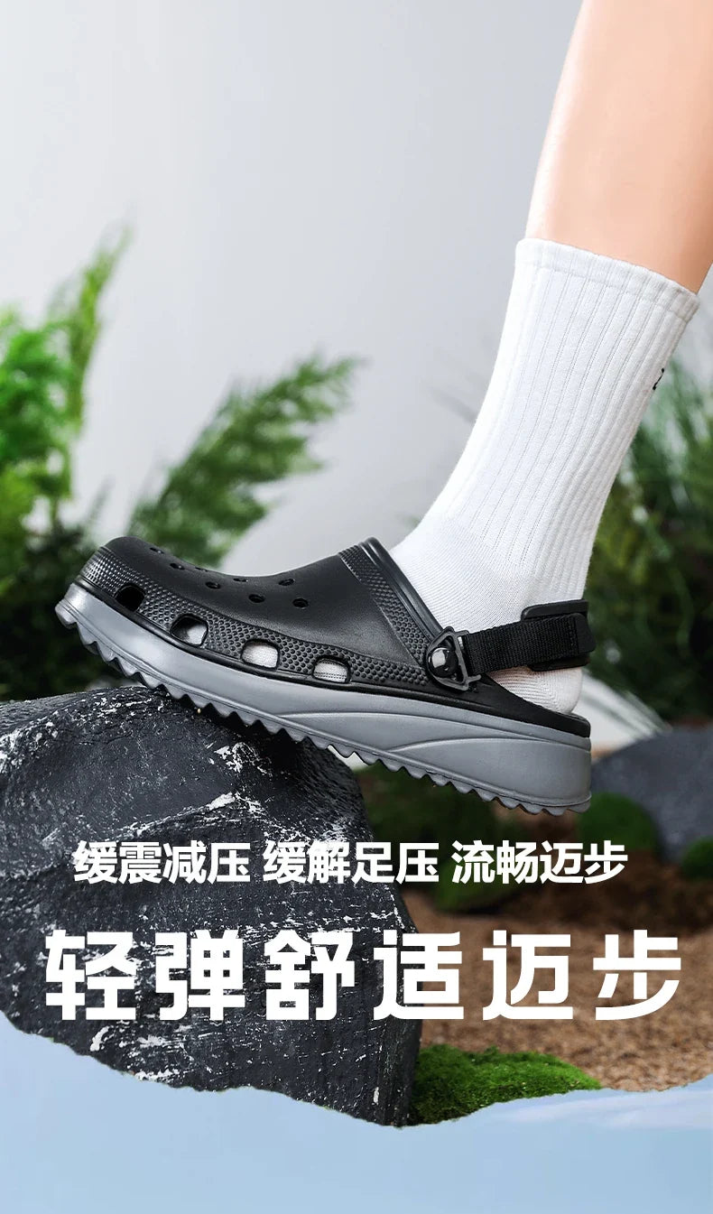 Casual Clogs Men 2026 New Trendy Summer Beach Sandals for Men Thick-bottom EVA Garden Shoes Closed-toe Fashion Slippers for Men