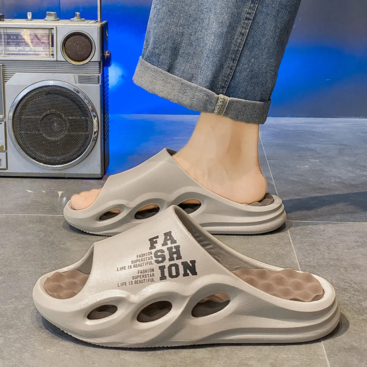Men Fashion Massage Slippers Indoor/Outdoor Sandals Beach Flip Flop Thick Sole Male Slides Summer Non-Slip Men Shower Slippers