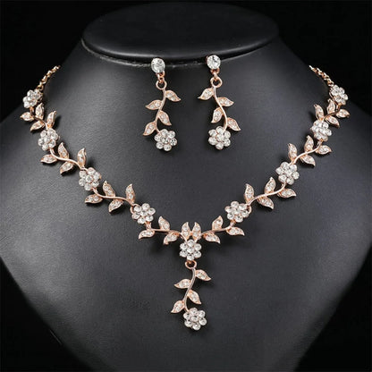 Sweet Jewelry Set Exquisite Rhinestone Pendant Banquet Party Women Fashion Romantic Crystal Necklace Earring Accessory Set