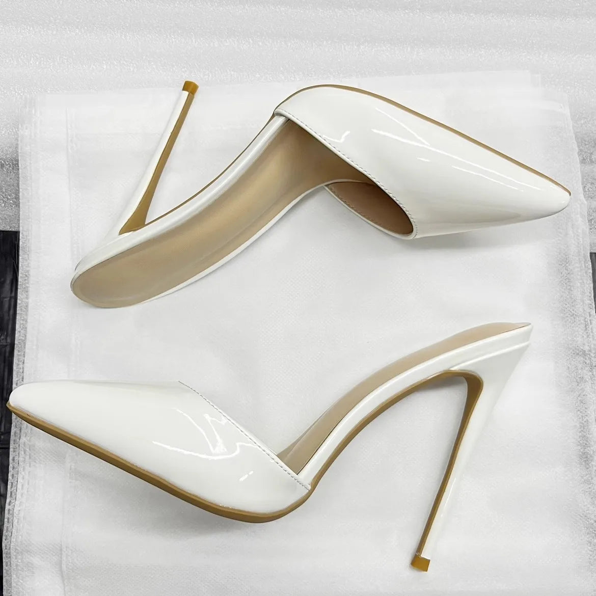 Pointed Toe 8/10/12 cm High Heel Mule for Women with a Distinctive Style, Wearing Ultra High Heel Half Slippers Externally