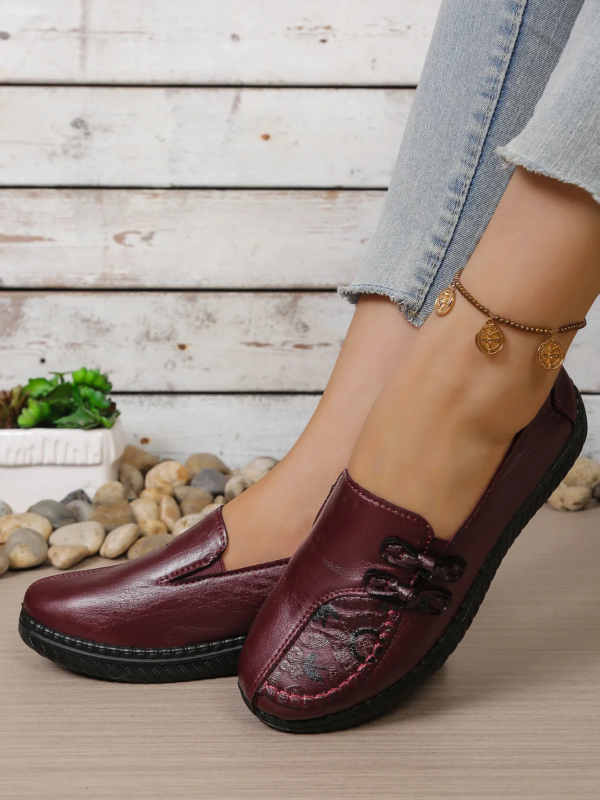 Women's Spring Autumn Leather Loafers Floral Embossed Slip‑On Flats Anti‑Slip Comfort Casual Mom Daily Walking Free Shipping