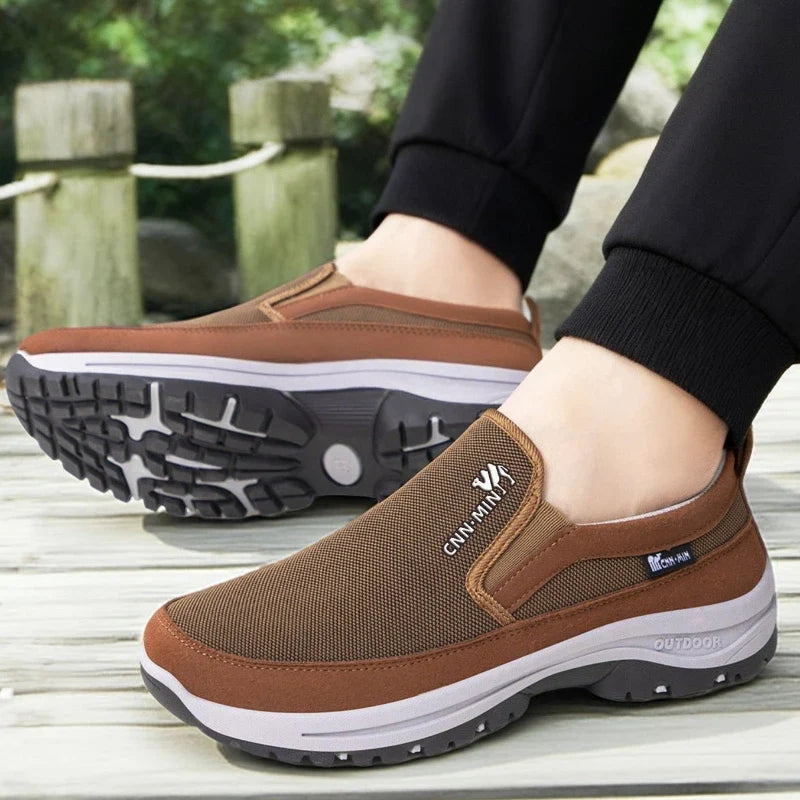 2026 Men Casual Shoes Breathable Soft Bottom Sneakers Men Non-Slip Walking Shoes Comfortable Slip-On Men Loafers Tenis Masculino