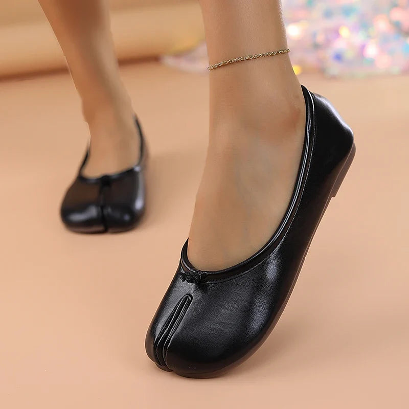 2025 Women's Leather Toe Separator Loafers Flat Comfortable Slip-On Breathable Casual Shoes