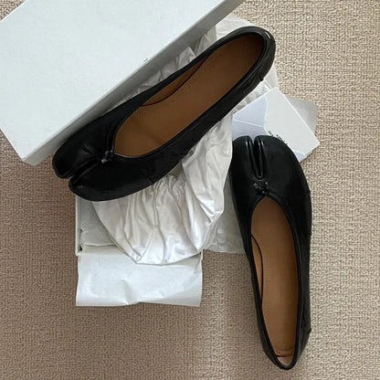Split Toe Women Ballet Flats Fashion Tabi Shoes Casual Slip-on Loafers Ladies Pleated Leather Espadrilles Zapatillas Mujer