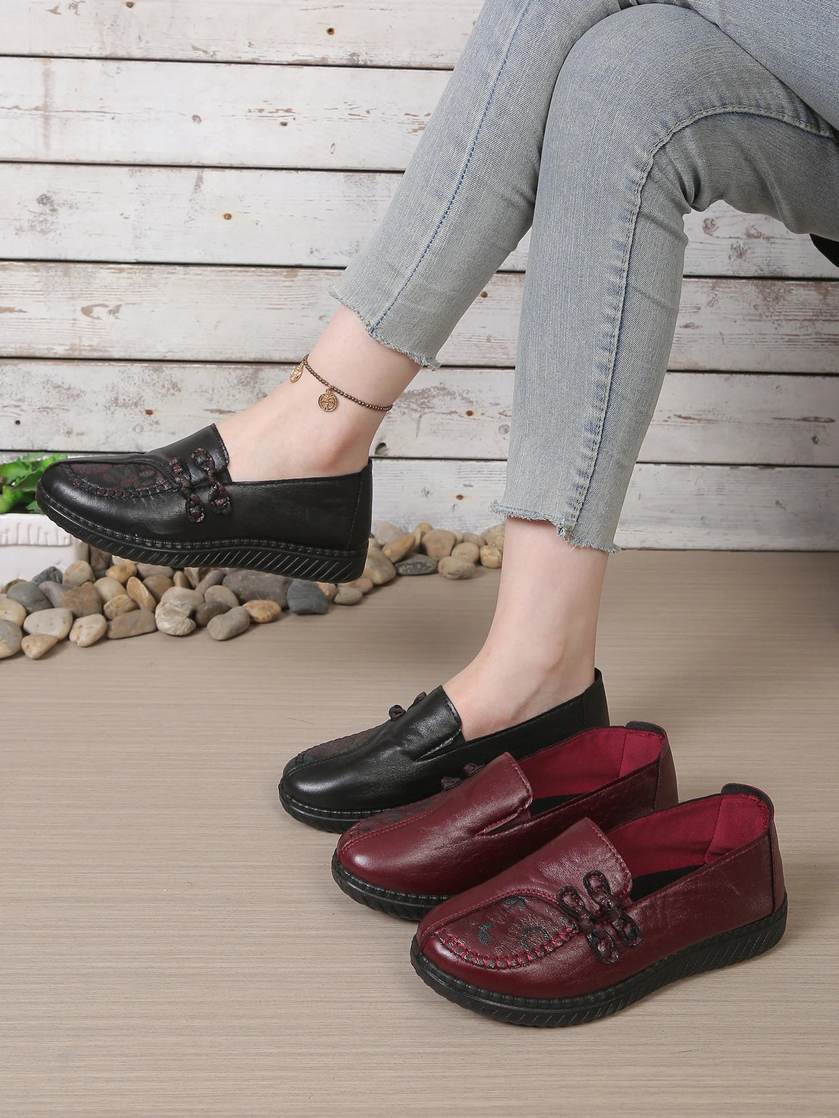 Women's Leather Flat Shoes, Spring and Autumn Women's Loafers, Single Classic Mom Shoes, Anti-Slip Comfortable and Free Shipping