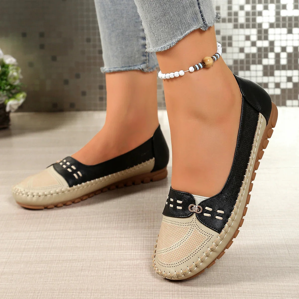 goreyodoly Women Slip On Loafers Wide Fit Comfortable Flats Lightweight Breathable Colorblock Shoes Chain Detail Durable Rubber