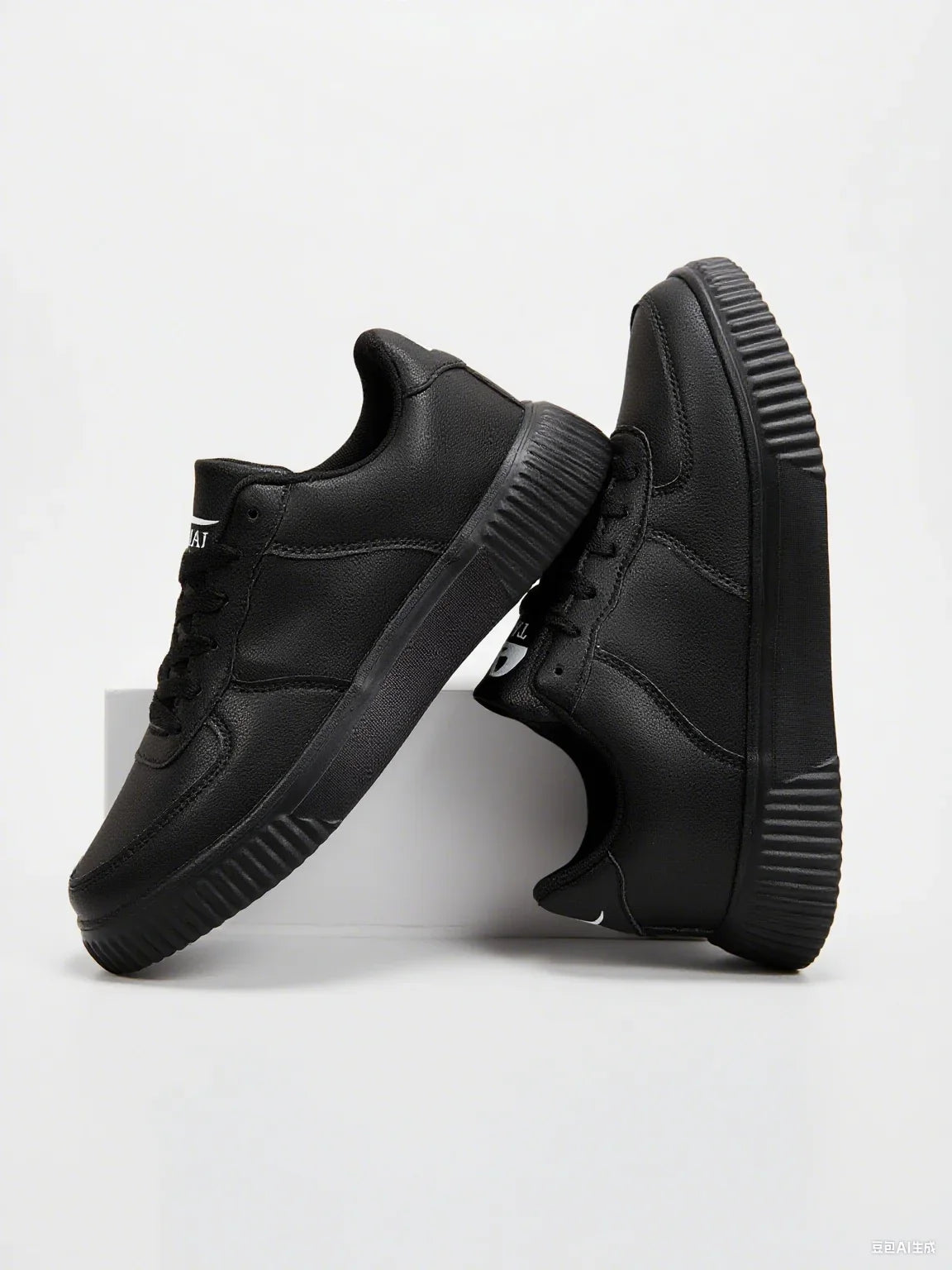 Fashion Leather Men White Sneakers Breathable Comfort Classic Casual Shoes Mens Women Outdoor Walking Shoes Couple Footwear Size