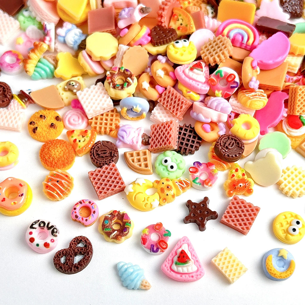 50PCS Cartoon Resin Nail Charms Simulated Biscuits Bear Croissant Donuts Cake Mix Design Creative Painted DIY Nail Art