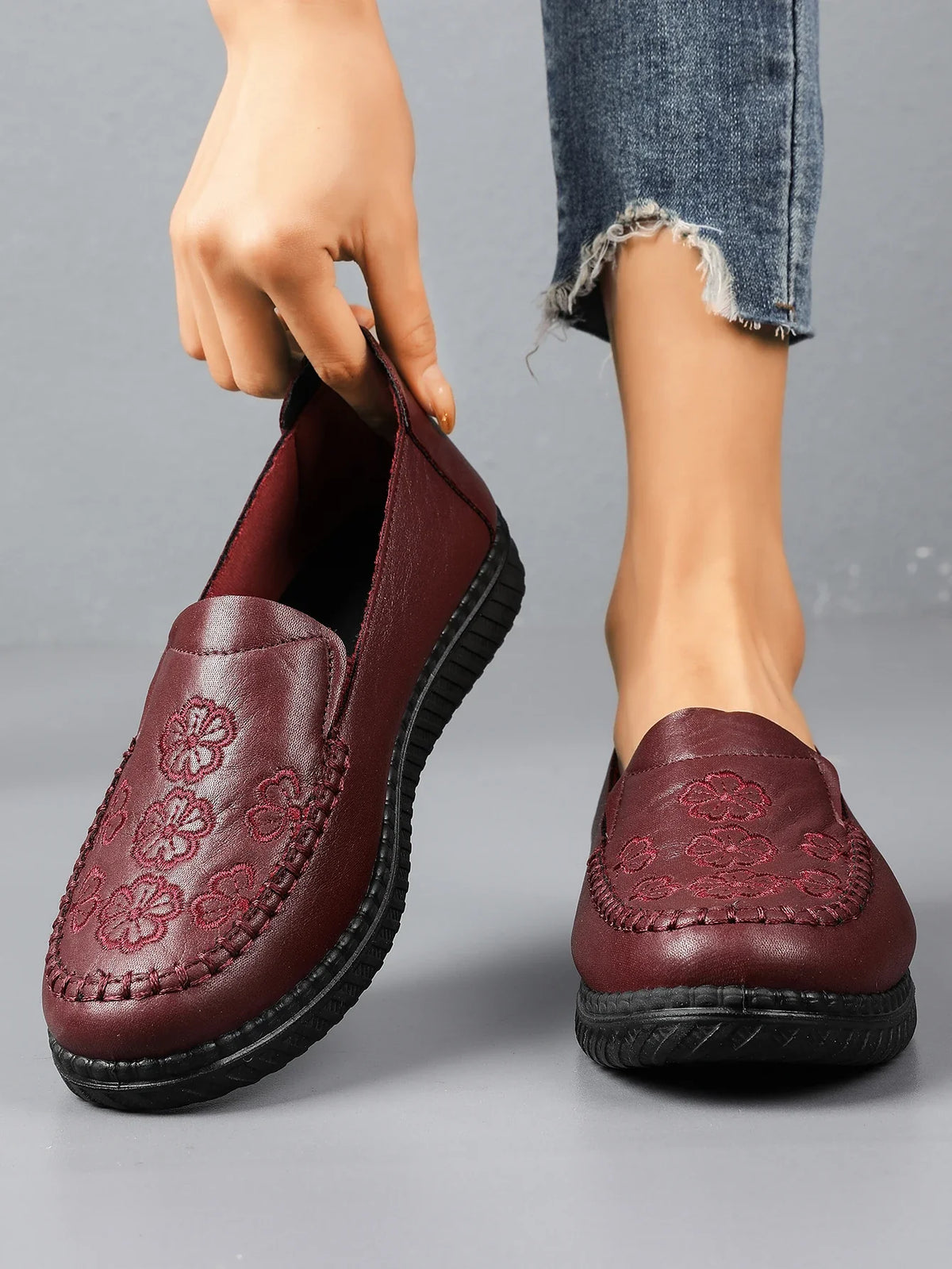 Women's Spring Autumn Leather Loafers Floral Embossed Slip‑On Flats Anti‑Slip Comfort Casual Mom Daily Walking Free Shipping