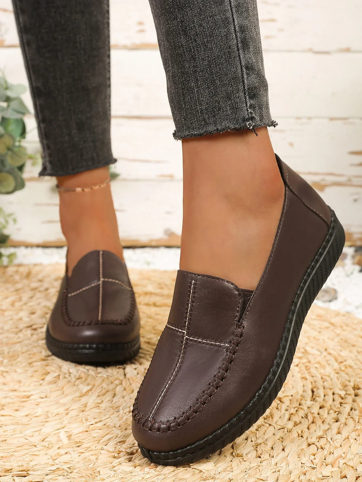 Women's Spring Autumn Leather Loafers Floral Embossed Slip‑On Flats Anti‑Slip Comfort Casual Mom Daily Walking Free Shipping