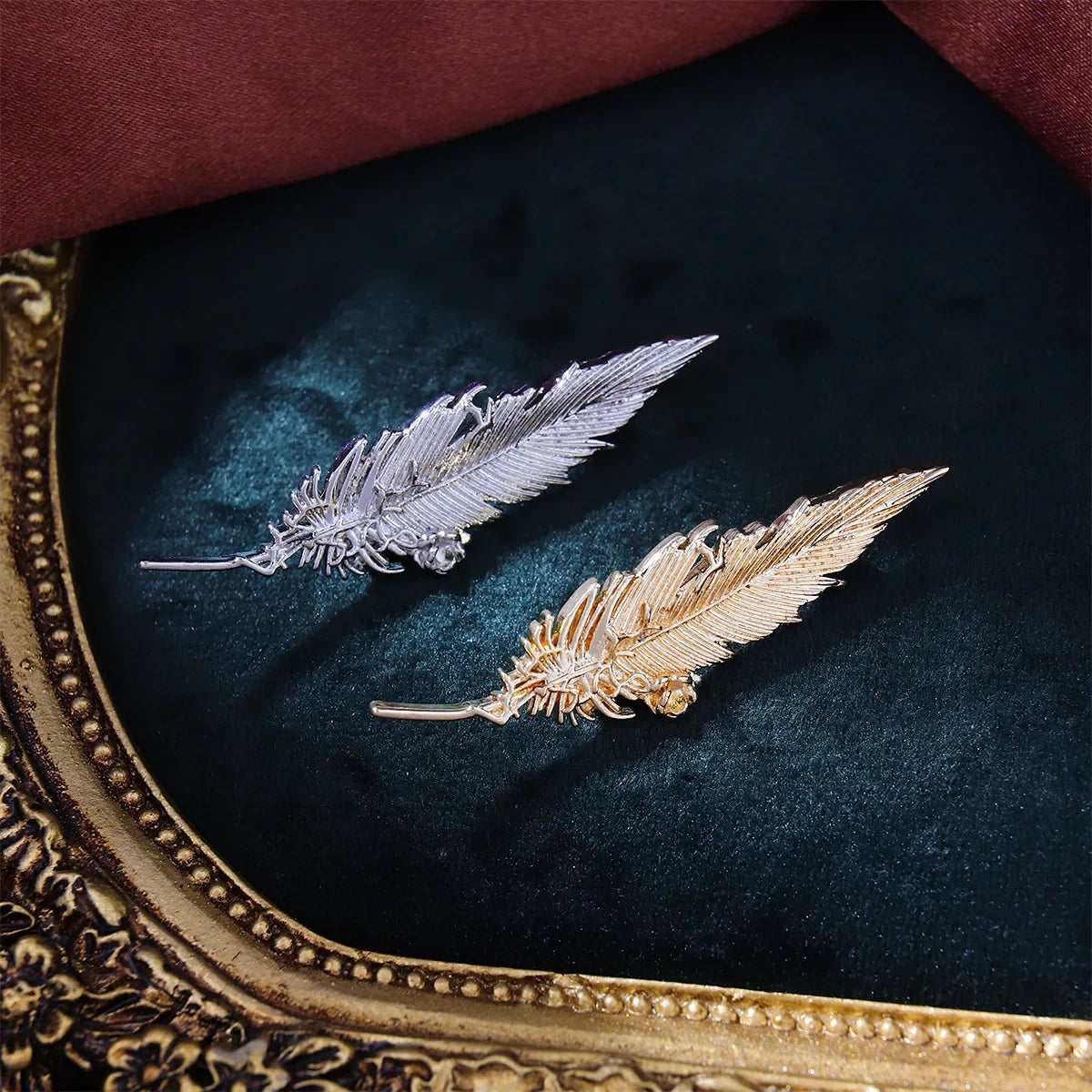 Retro Metal Feather Leaf Brooch Men Suit Shirt Lapel Pin Corsage Dress Badge Brooches for Women Fashion Jewelry Accessories
