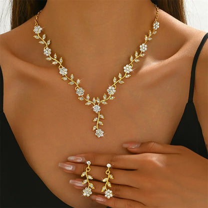 Sweet Jewelry Set Exquisite Rhinestone Pendant Banquet Party Women Fashion Romantic Crystal Necklace Earring Accessory Set