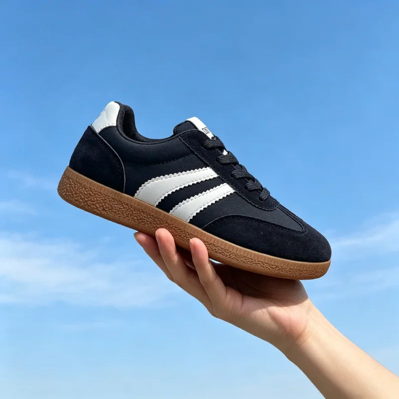 2026 New Couple Shoes, Large Size 35-43 Men's Shoes, Thick-Soled Casual Shoes, Trendy Versatile Sneakers, Comfortable Women's Shoes, Running Men's Shoes, Classic German Training Shoes