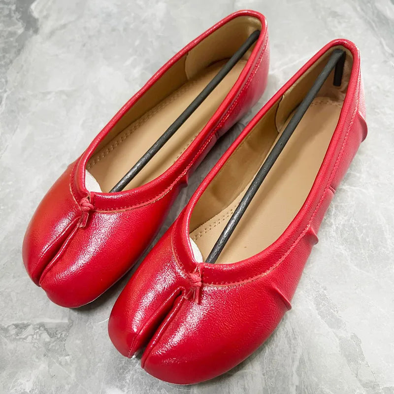 Split Toe Women Ballet Flats Fashion Tabi Shoes Casual Slip-on Loafers Ladies Pleated Leather Espadrilles Zapatillas Mujer