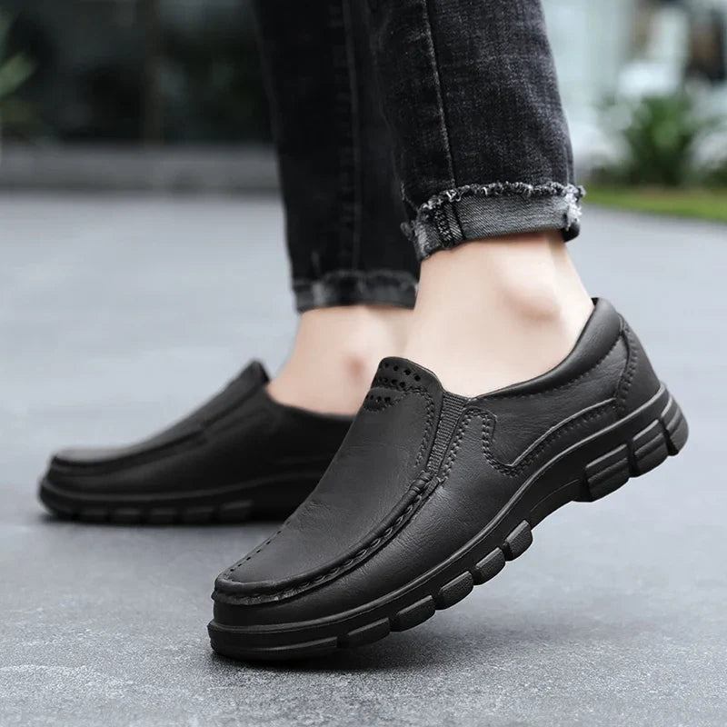 Chef shoes four season new anti slip oil resistant plus size business casual men's work leather shoes fashion comfort soft soled