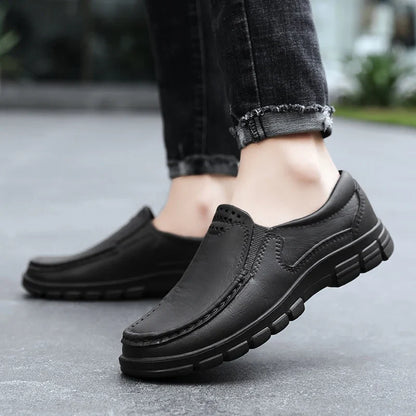 Chef shoes four season new anti slip oil resistant plus size business casual men's work leather shoes fashion comfort soft soled