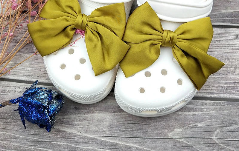 Cute Red Bow Shoe Charms for Crocs Designer DIY Bow-knot Wing Shoe Decorations High Quality Clogs Buckle Accessories New Fashion